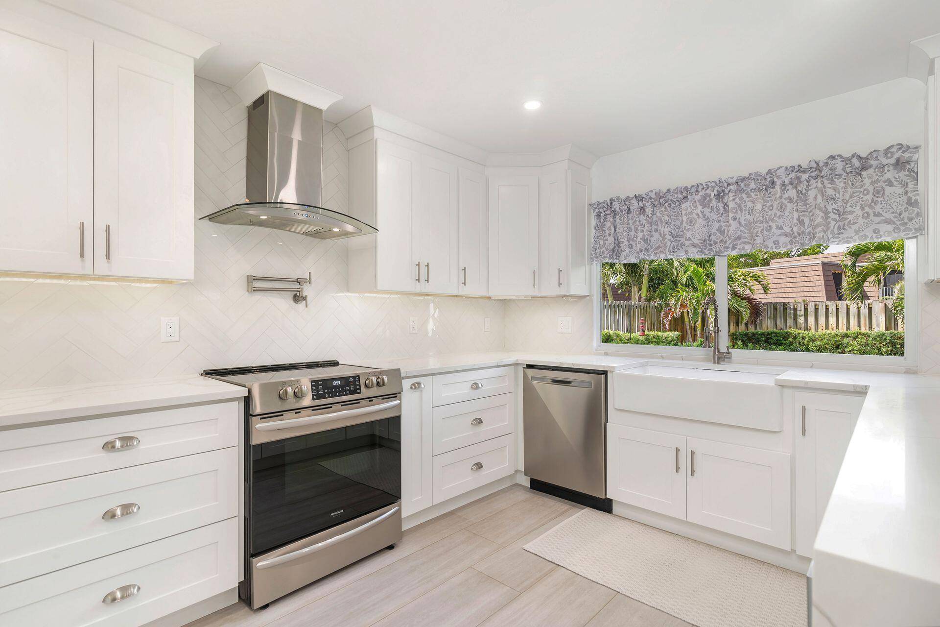 Palm Beach Gardens, FL 33410,1155 Rainwood CIR