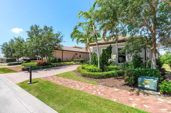 Port Saint Lucie, FL 34984,183 SE Calmo CIR