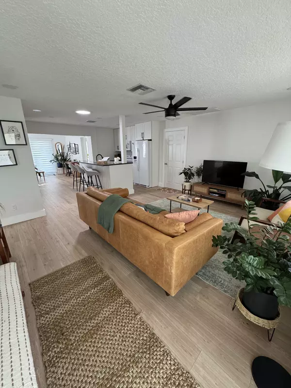 Boynton Beach, FL 33435,702 NE 10th AVE