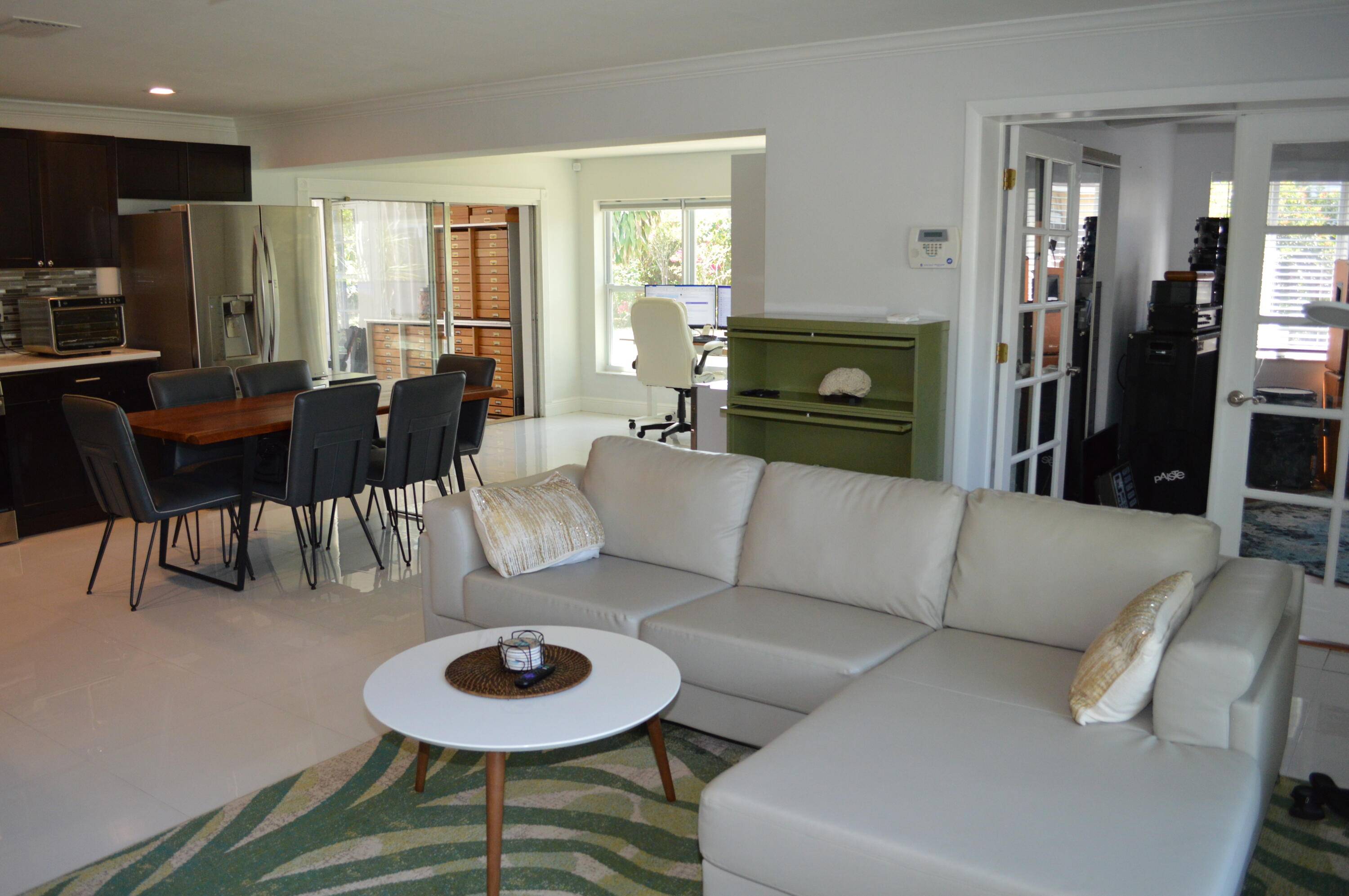 Pompano Beach, FL 33060,370 SW 14 ST