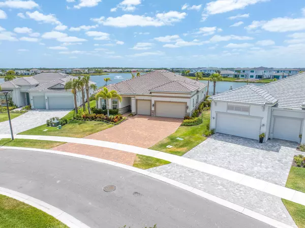 10874 Stellar CIR, Palm Beach Gardens, FL 33412