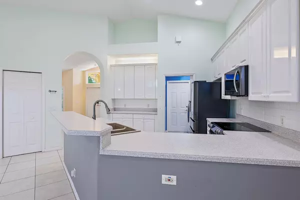 Tequesta, FL 33469,500 N Cypress DR