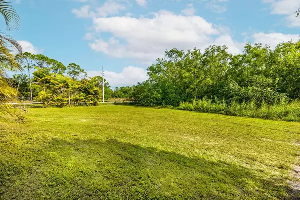 Loxahatchee, FL 33470,17924 W Sycamore DR
