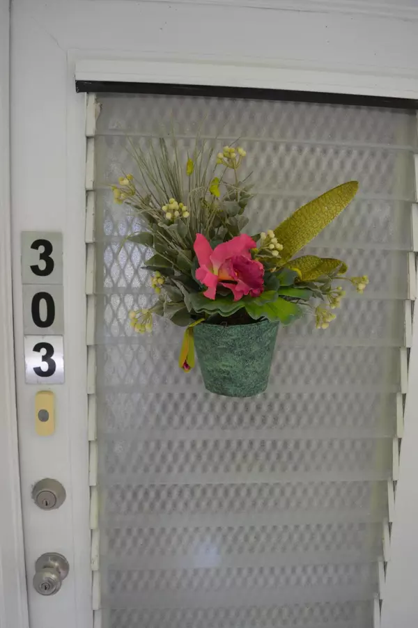 Palm Beach, FL 33480,2545 S Ocean BLVD 303