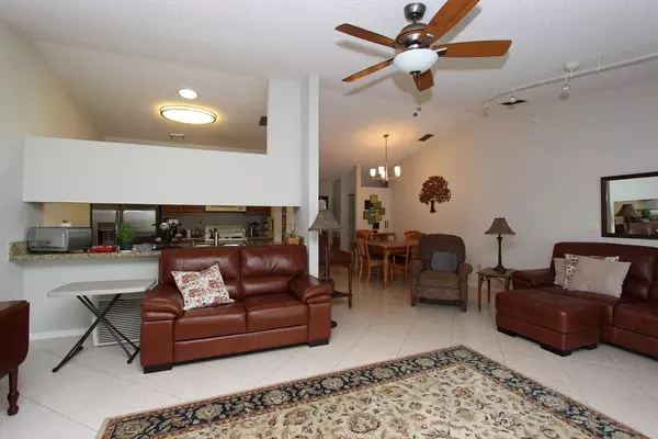 Boynton Beach, FL 33426,61 Mayfair LN