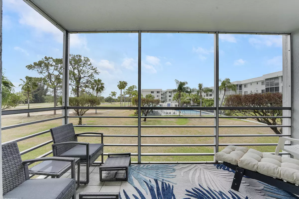 Lake Worth, FL 33467,6698 N 10th AVE 205