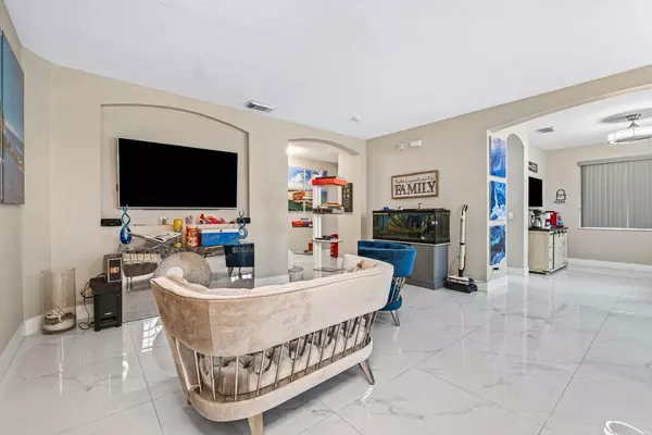 West Palm Beach, FL 33413,786 Gazetta WAY