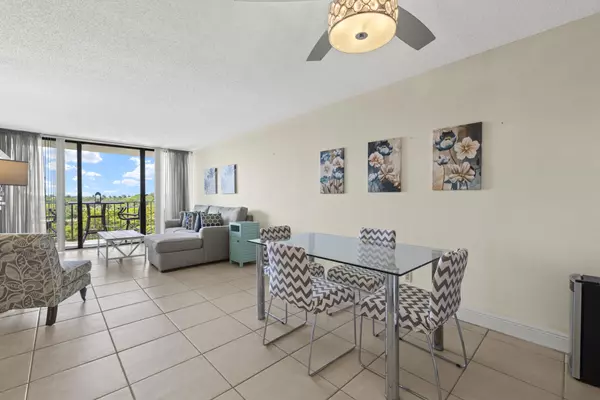 West Palm Beach, FL 33401,1830 Embassy DR 607