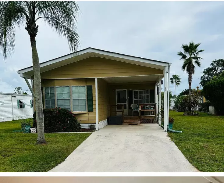 21 SE Iberian LN, Port Saint Lucie, FL 34952