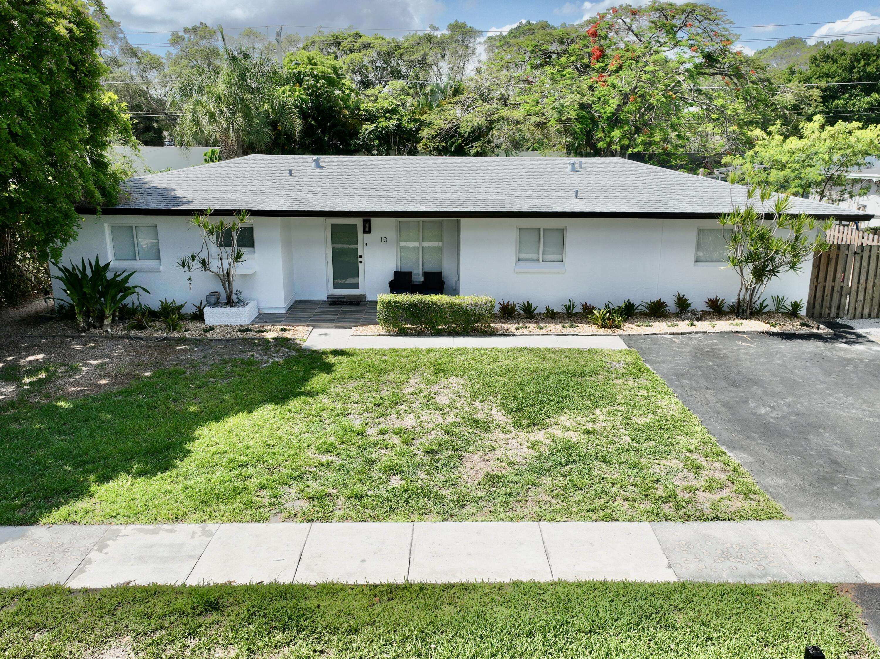 Boca Raton, FL 33431,10 Forest Hills LN