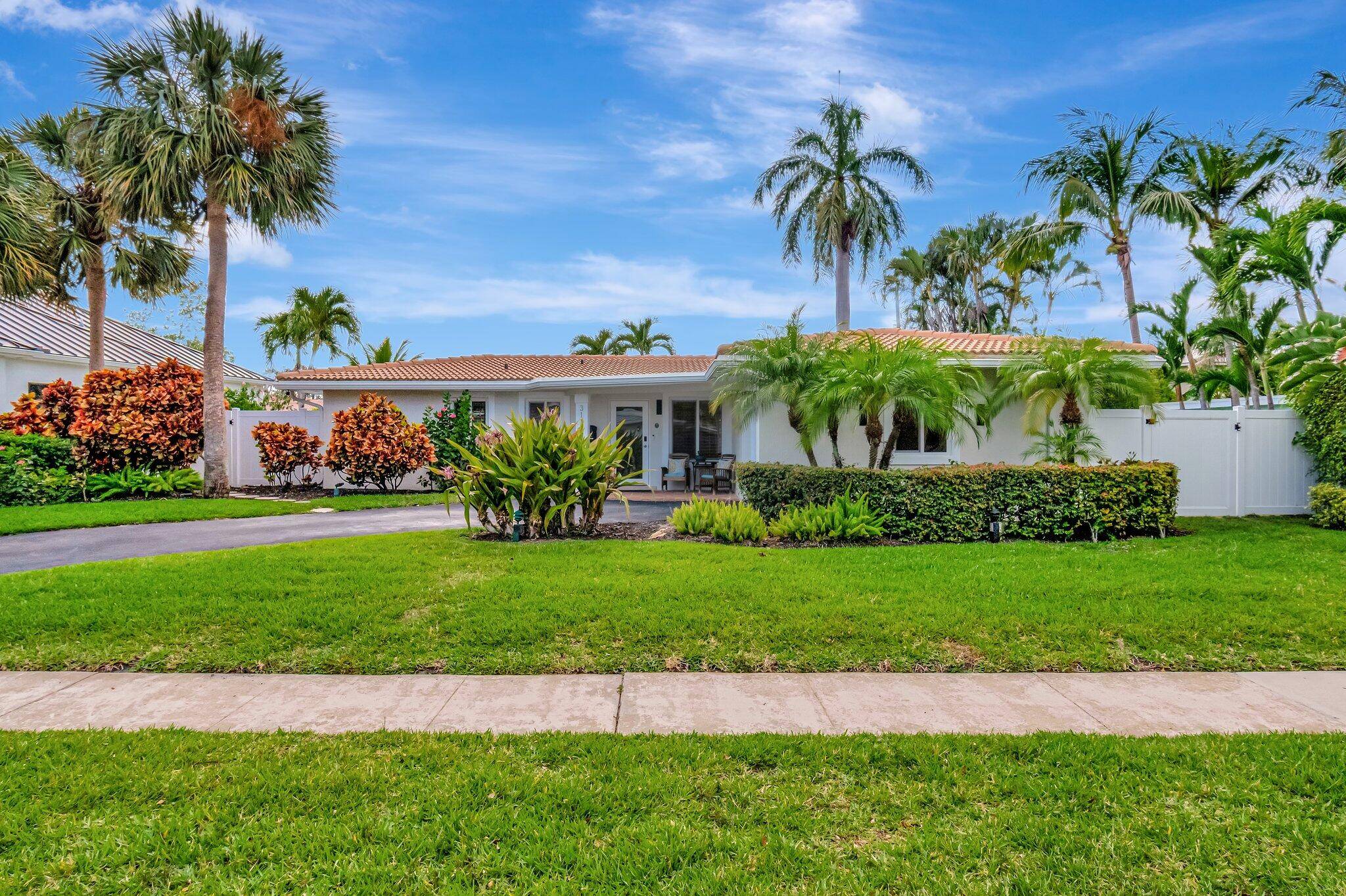 311 SW 7 TER, Boca Raton, FL 33486