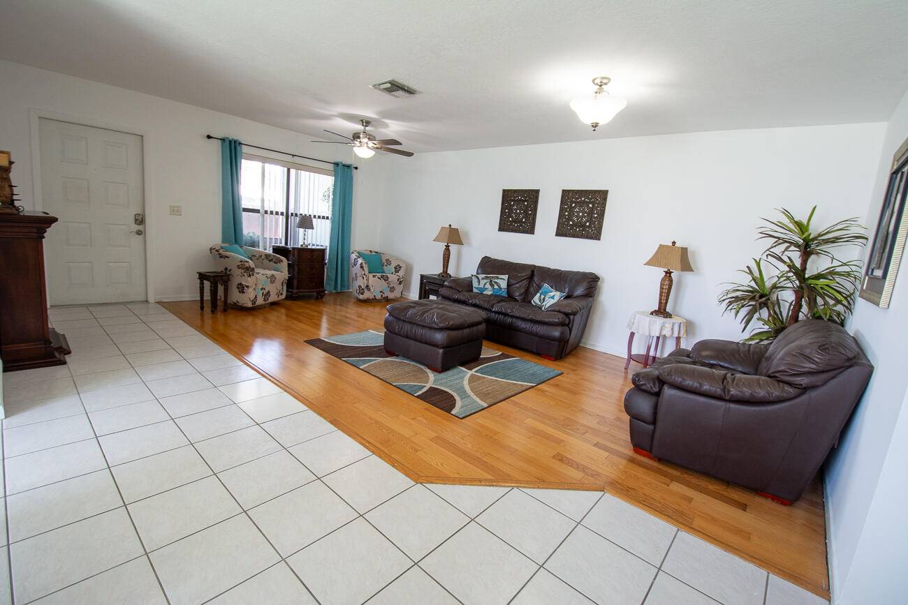 Fort Pierce, FL 34982,1730 W Sanderling LN 4