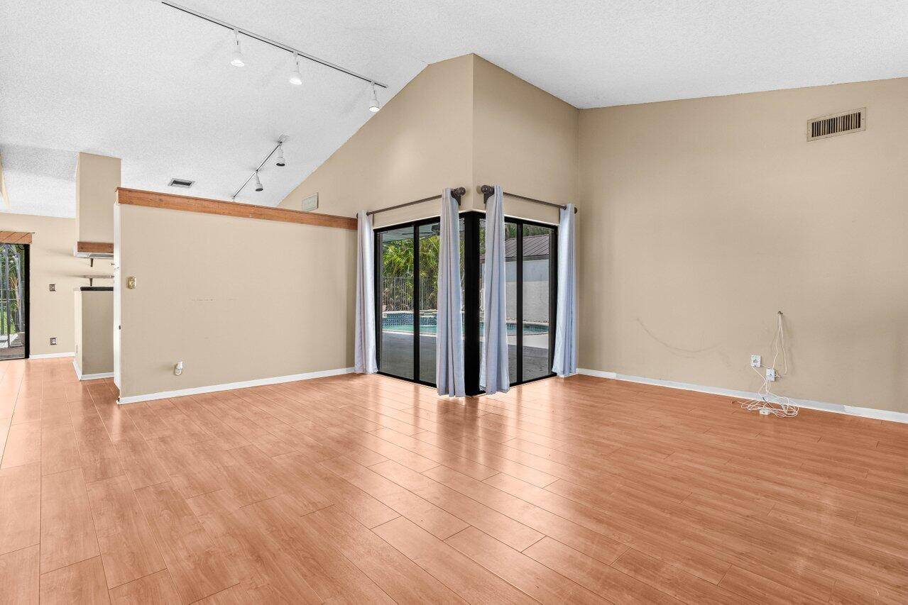 Boca Raton, FL 33428,21641 Sutters LN