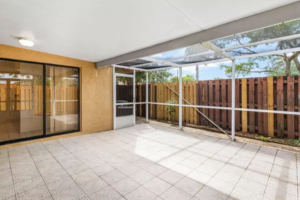 Boca Raton, FL 33433,8352 Trent CT #B