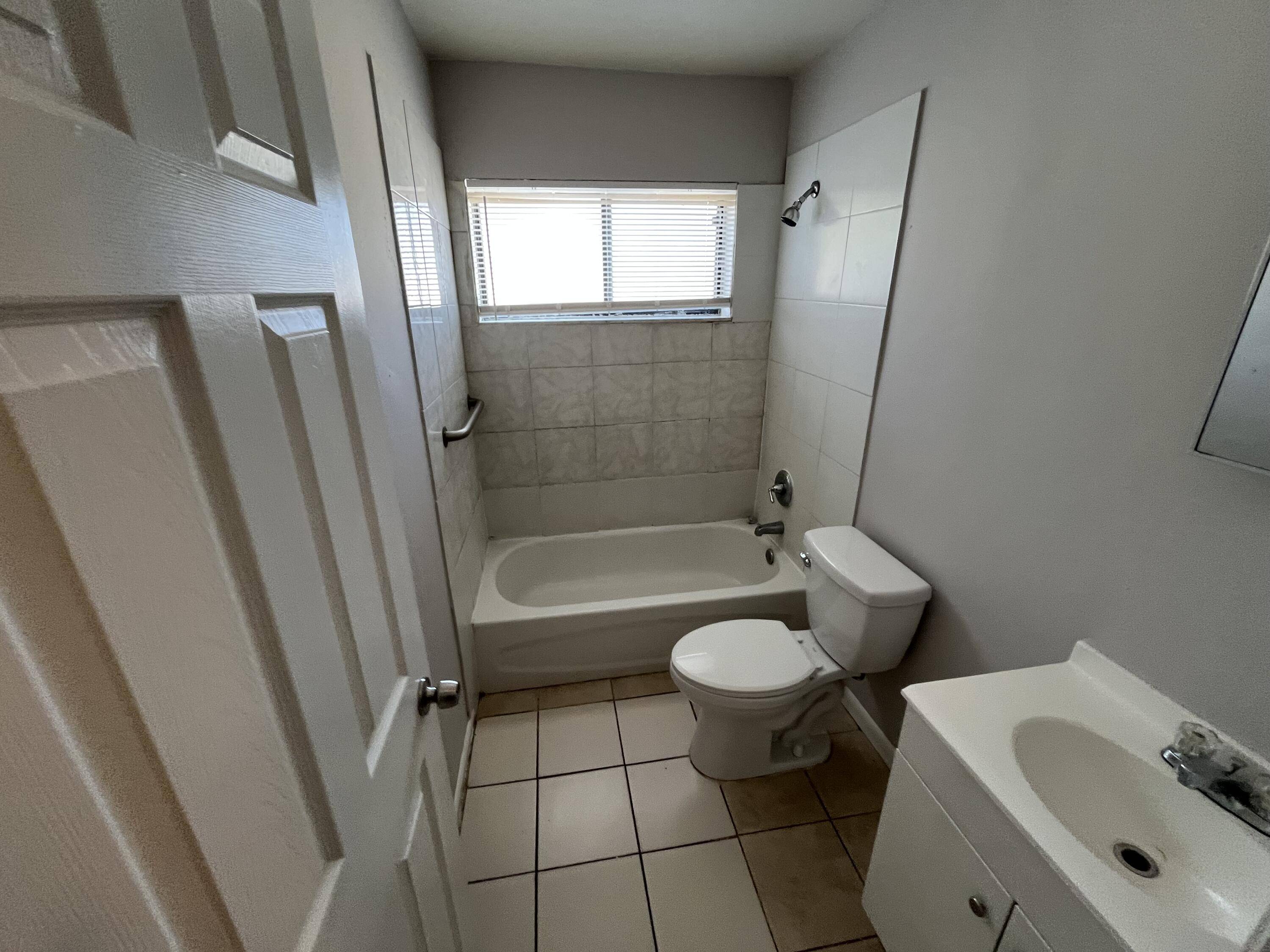 Riviera Beach, FL 33404
