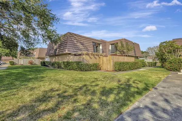 Palm Beach Gardens, FL 33418,1621 16th LN