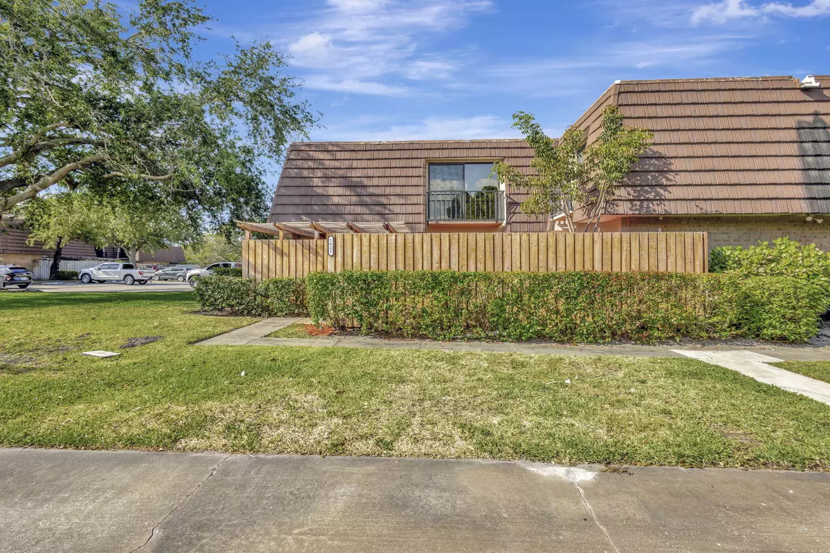 Palm Beach Gardens, FL 33418,1621 16th LN