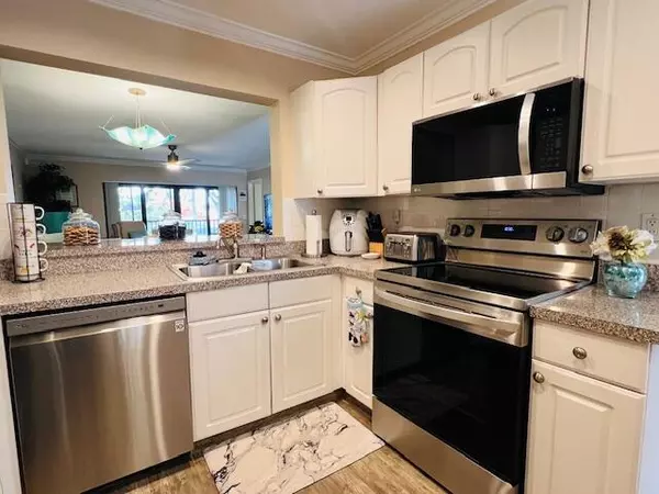 Delray Beach, FL 33483,100 Pelican Pointe DR 203