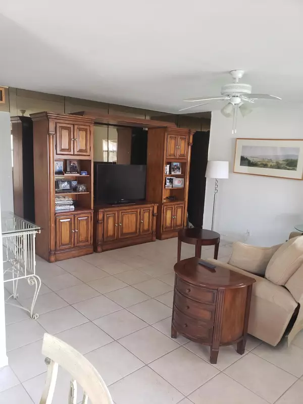 Delray Beach, FL 33446,293 Seville M