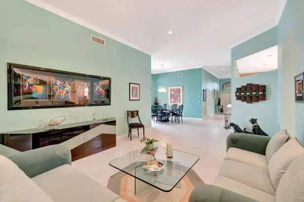 5922 Seashell TER, Boynton Beach, FL 33437