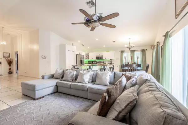 Greenacres, FL 33413,1029 Cape Cod Ter TER