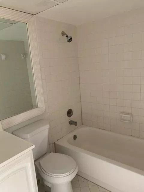 West Palm Beach, FL 33401,1630 Embassy DR 102