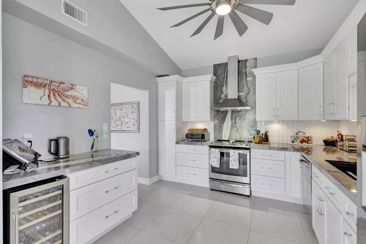 Greenacres, FL 33467,3399 Jog Park DR