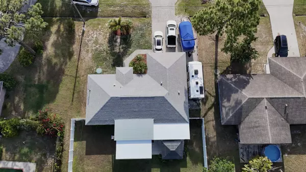 Port Saint Lucie, FL 34983,106 SE Crosspoint DR
