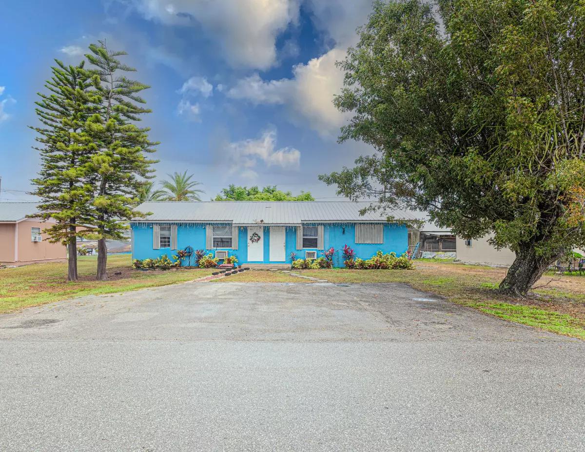 Belle Glade, FL 33430,1043 NE 20th ST