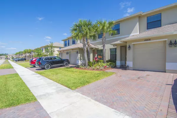 10008 W Villa CIR, Vero Beach, FL 32966