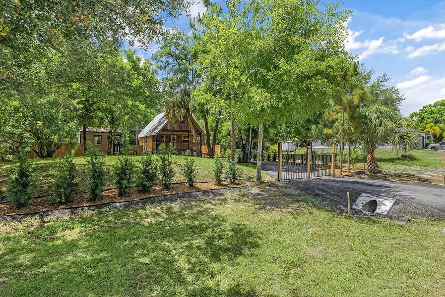 8665 104th CT, Vero Beach, FL 32967