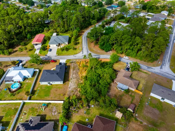 Palm Bay, FL 32907,235 NW Hilliard RD