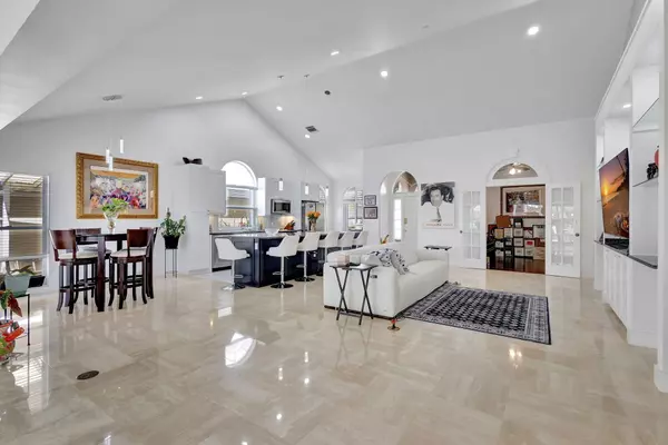 West Palm Beach, FL 33409,2354 Saratoga Bay DR