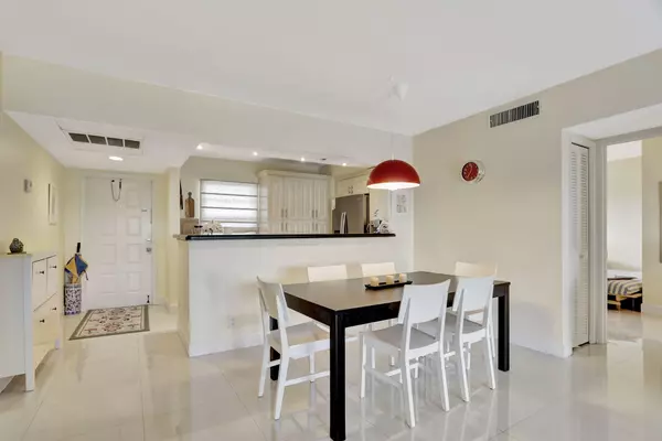 Pompano Beach, FL 33069,2850 N Palm Aire DR 605