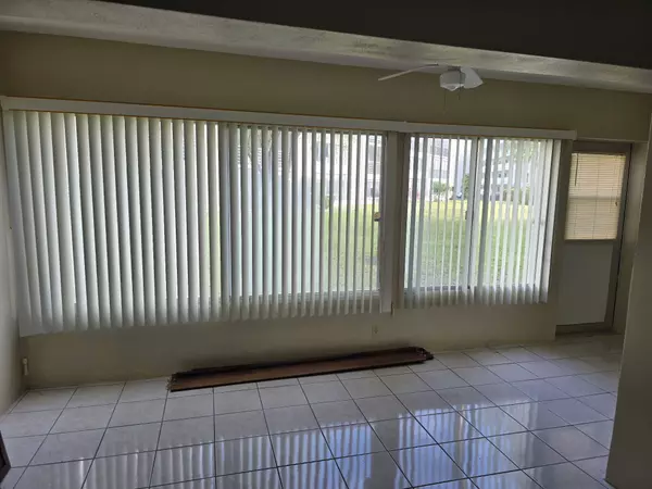 Lake Worth, FL 33467,3186 Via Poinciana 106