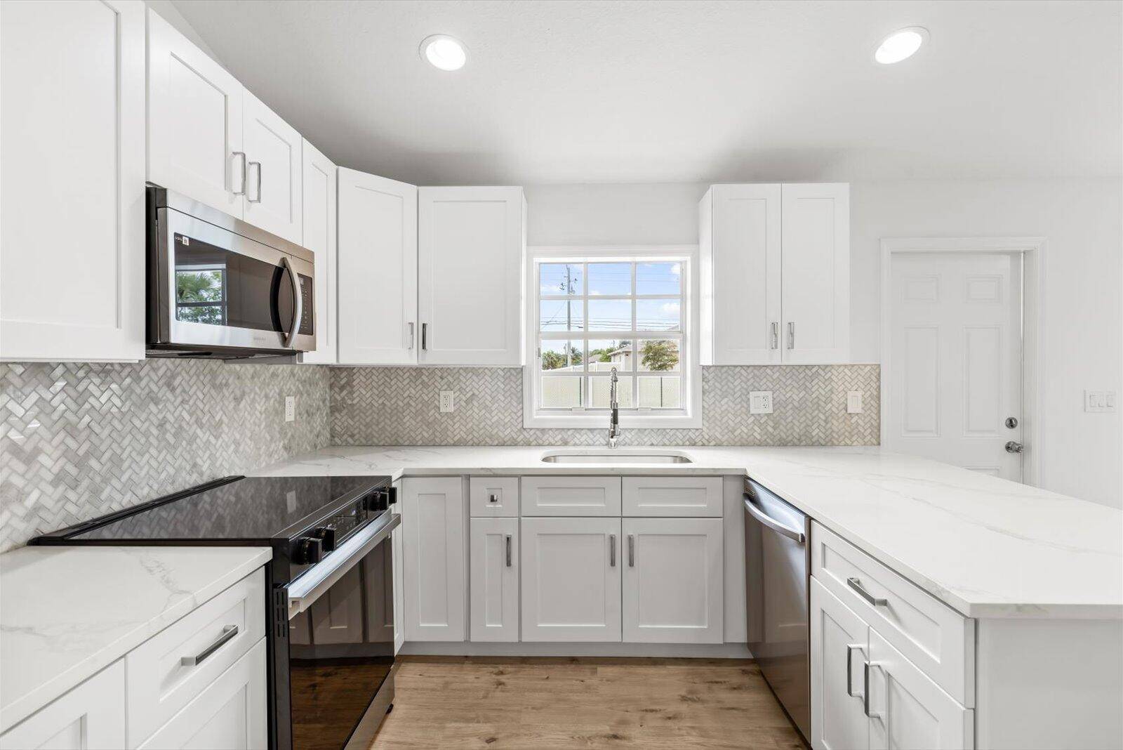 Port Saint Lucie, FL 34953,930 SW Romaine LN