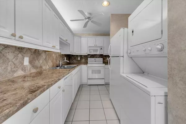 Delray Beach, FL 33445,1040 Silk Oak Terrace 23d