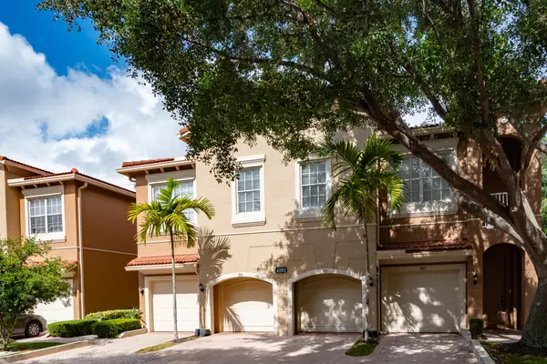 Palm Beach Gardens, FL 33418,4891 Bonsai CIR 105