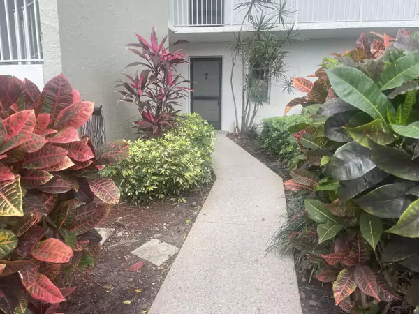 Pompano Beach, FL 33069,2230 N Cypress Bend DR 101