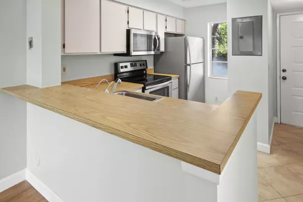 Pompano Beach, FL 33069,2230 N Cypress Bend DR 101