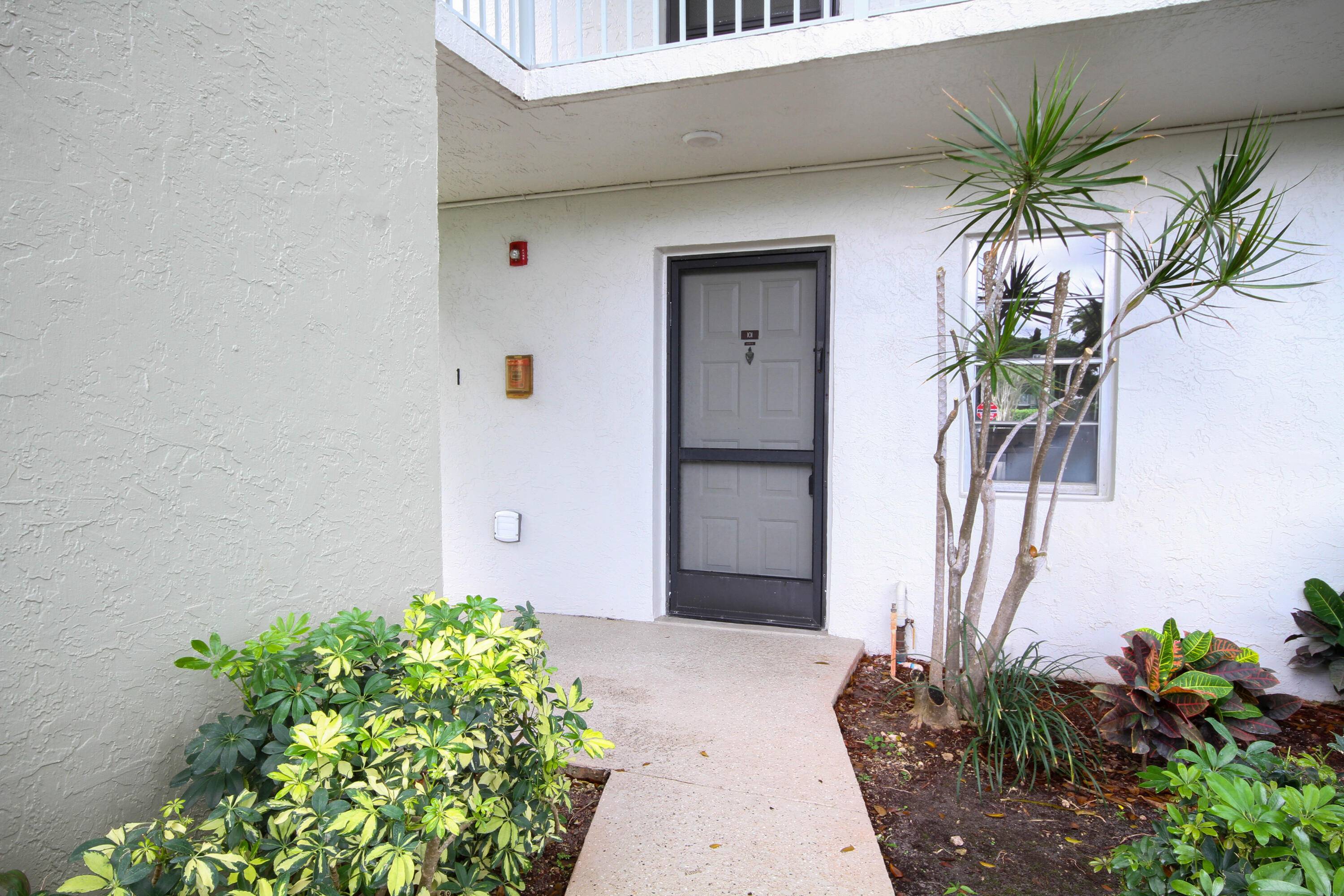 Pompano Beach, FL 33069,2230 N Cypress Bend DR 101