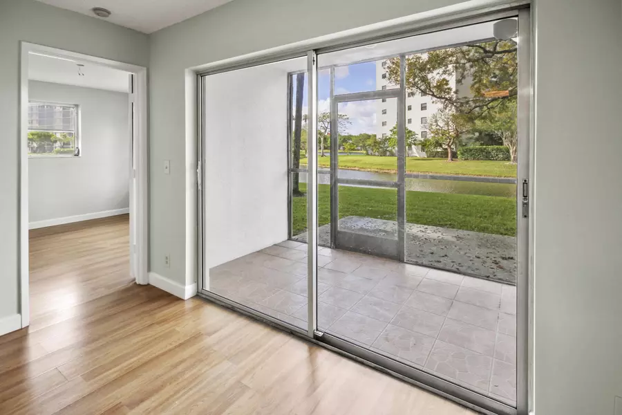 2230 N Cypress Bend DR 101, Pompano Beach, FL 33069