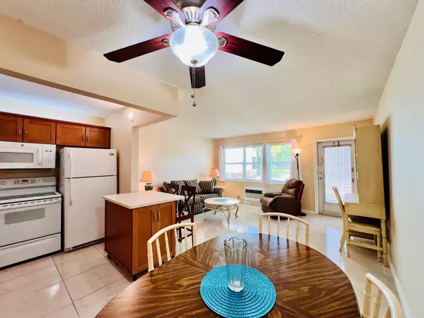 West Palm Beach, FL 33417,312 Northampton P