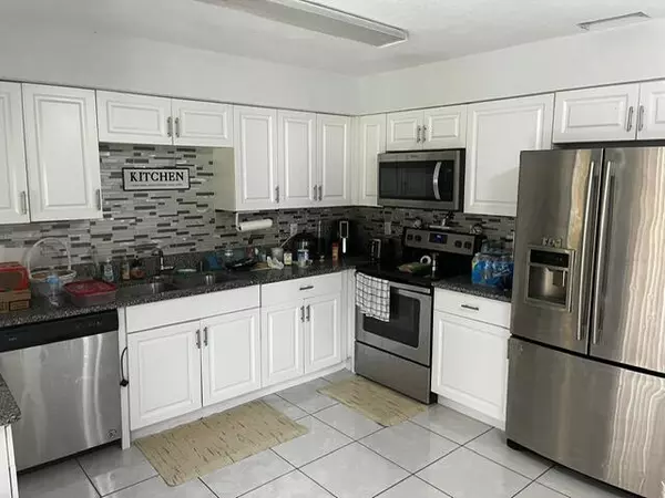 Fort Pierce, FL 34951,8602 Lakeland BLVD