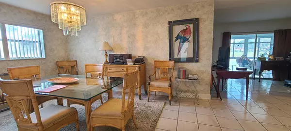 West Palm Beach, FL 33411,431 Lake Carol DR