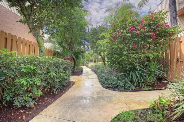 616 Executive Center DR 102, West Palm Beach, FL 33401