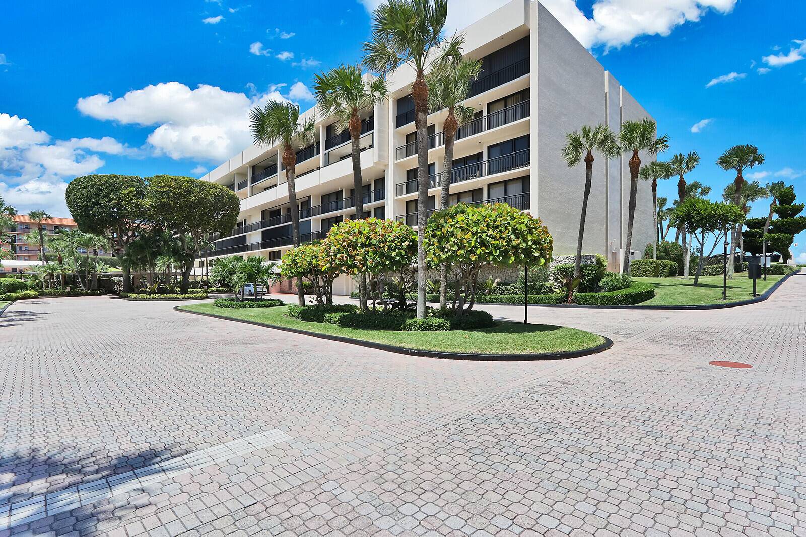 Boca Raton, FL 33431,2727 N Ocean BLVD A-202