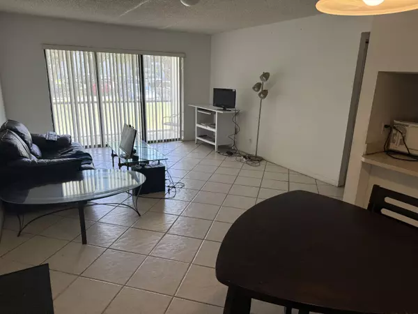 West Palm Beach, FL 33409,1009 Green Pine BLVD E1