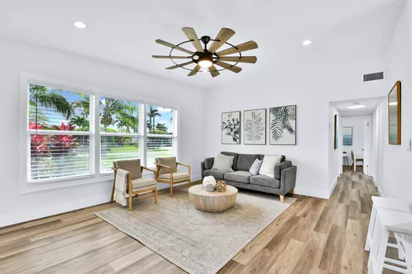 Lake Worth, FL 33462,6821 Kingston DR