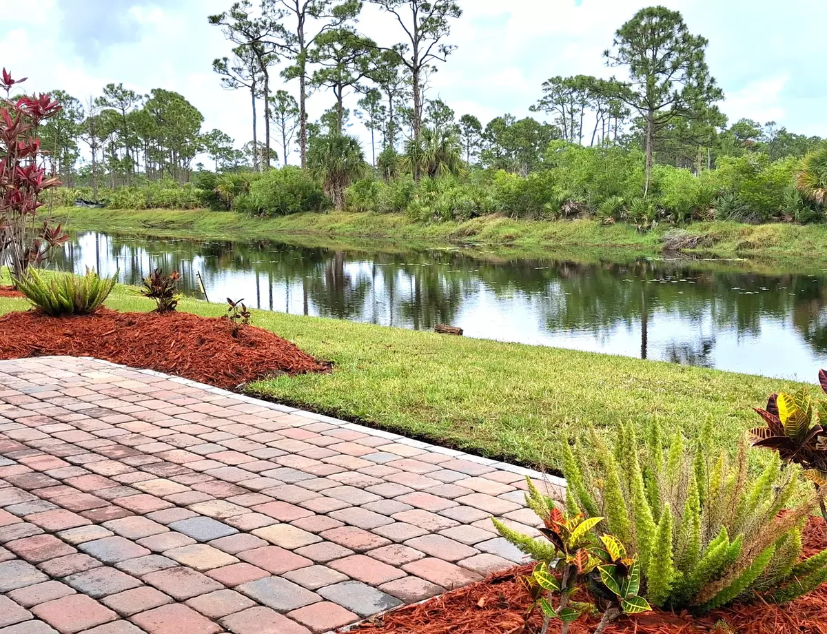 Port Saint Lucie, FL 34952,8420 Gallberry CIR